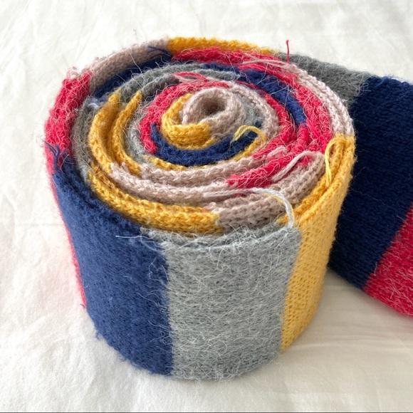 Handmade Woven Color Block Scarf - Picture 5 of 5